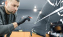 ¿Cómo quitar un tallón de pintura del carro? ¡Sigue leyendo!
