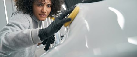 Descubre cómo pulir un auto recién pintado correctamente