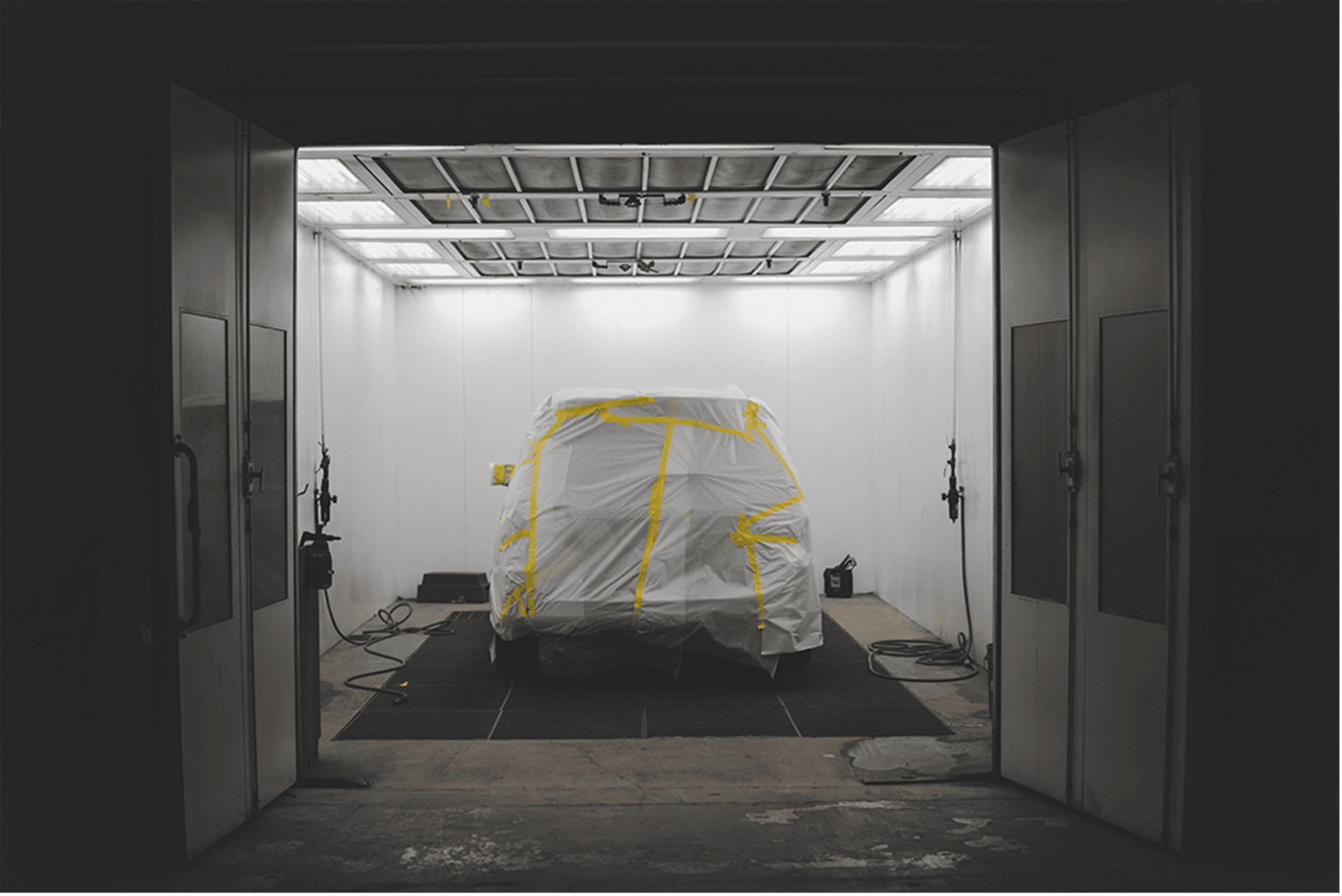 ¿Cómo funciona una cabina de pintura automotriz?